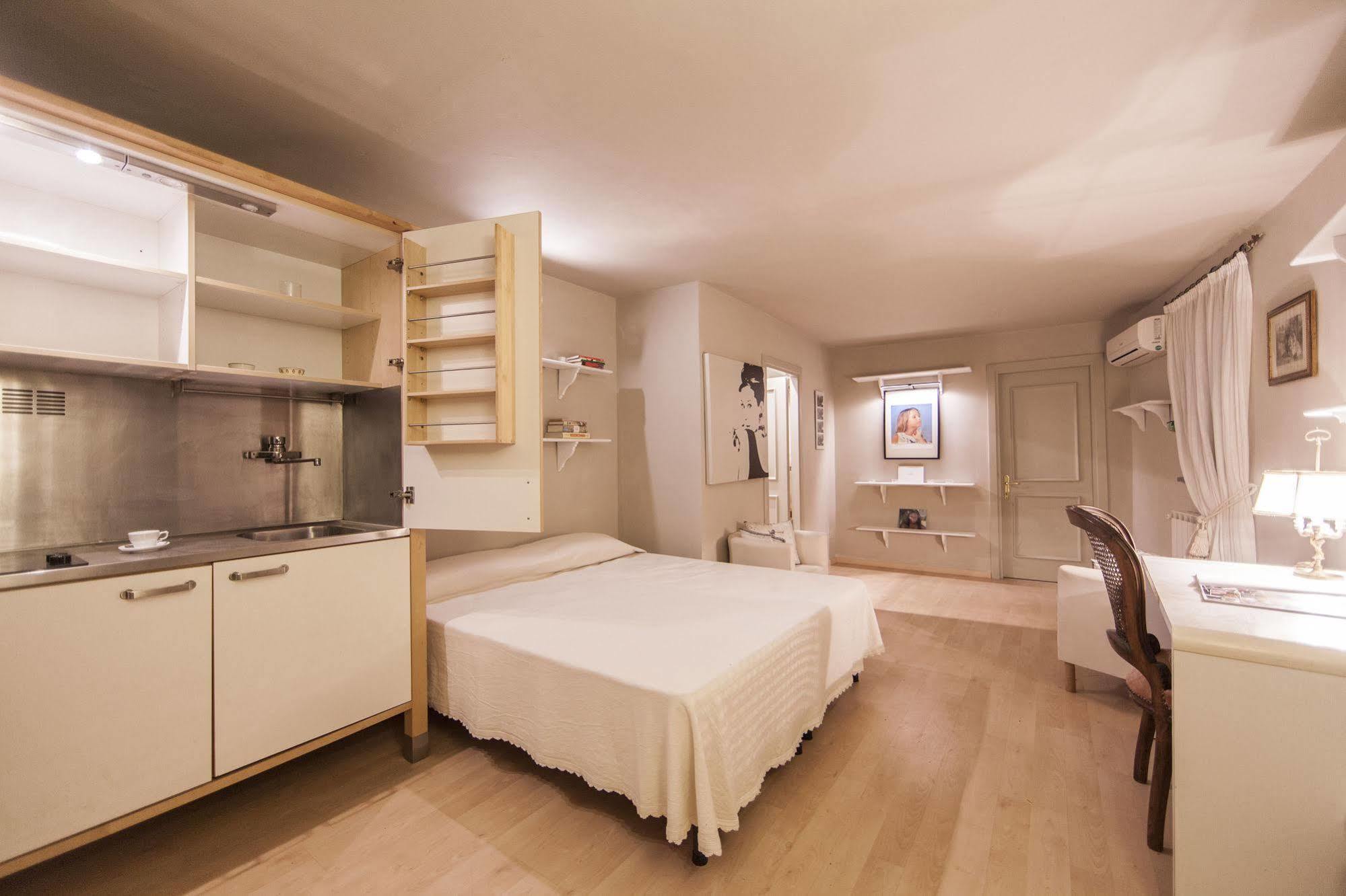Castello Di Torcrescenza 3* Rom